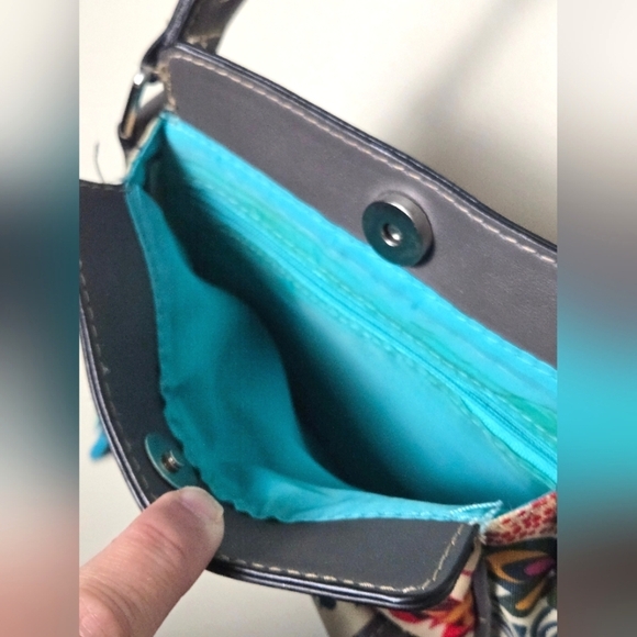 Lily Bloom Butterfly Crossbody Purse Bag, Magnetic And Zipper Close - Picture 4 of 6